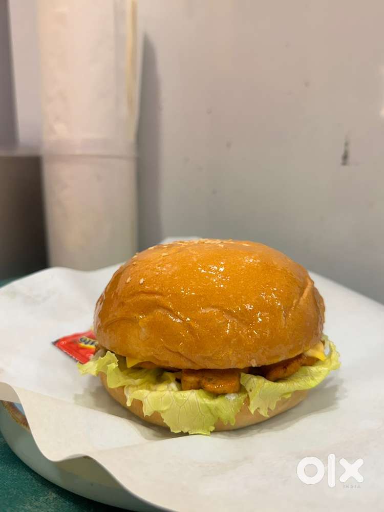 Expert in Burgers, sandwich,salads and pasta
