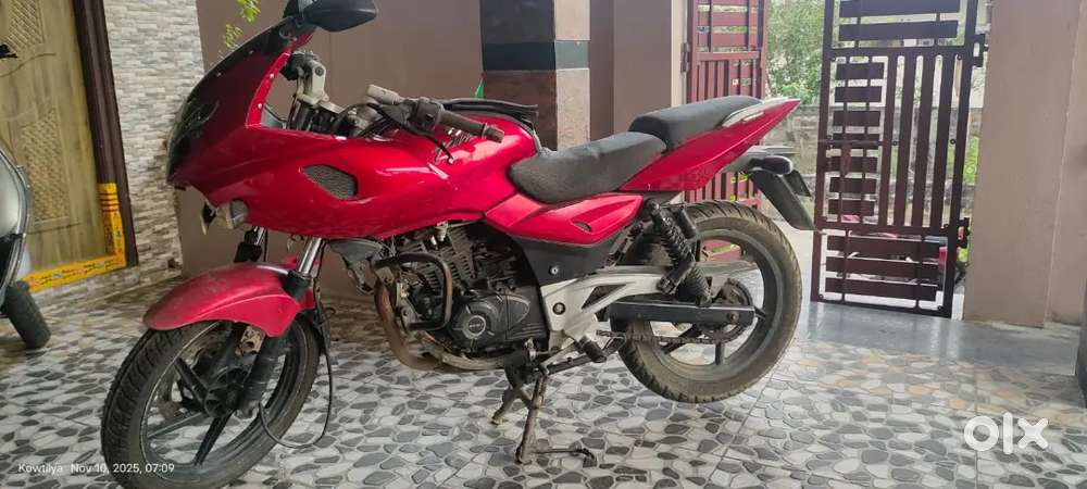Bajaj pulsar 220f