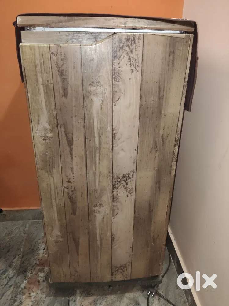 Urgently selling 4 year old fridge in 4000