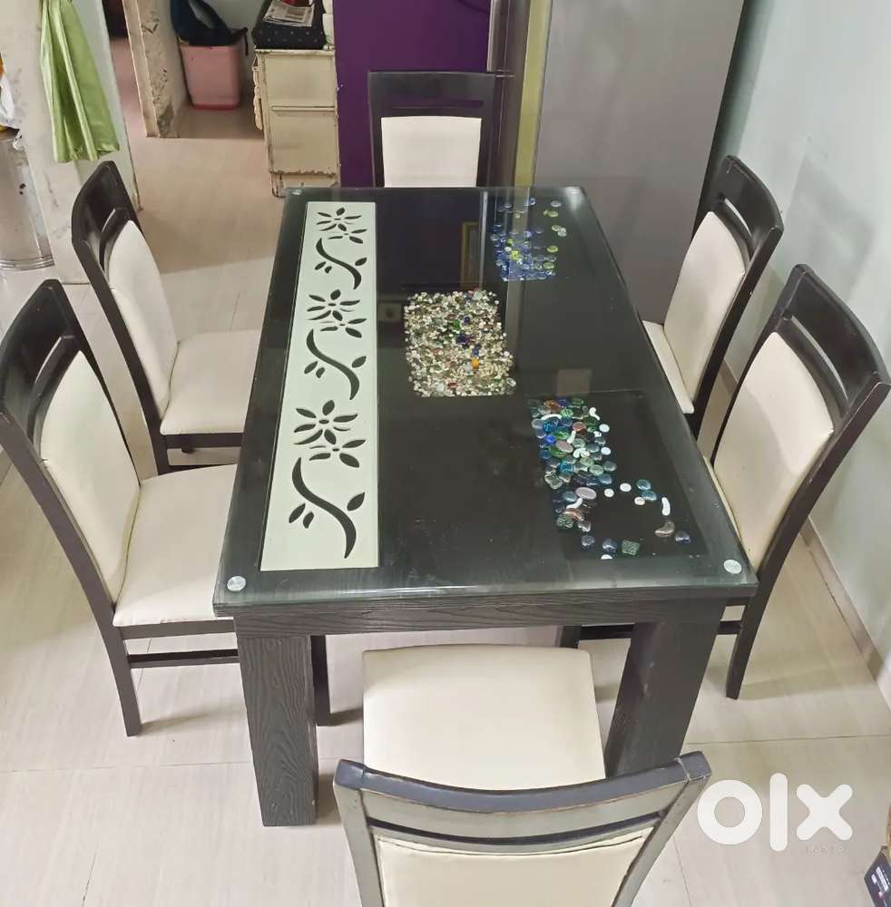 Dinning Table with 6 chairs & dressing table