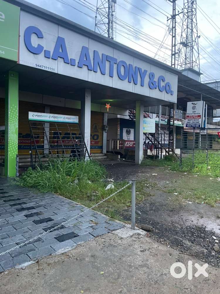 Mc road frontage 500 metrrs to lulu mall