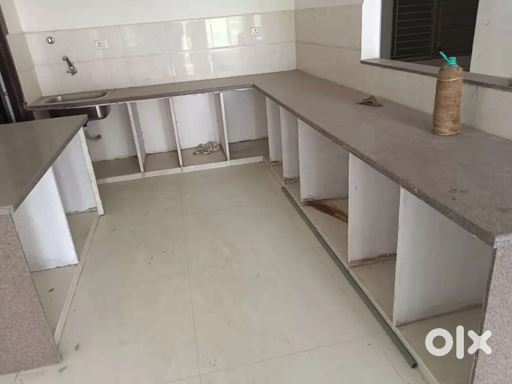 4 BHK flat for sale Augusts colony near by Mandakini Kolar road