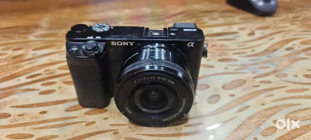 Sony A6100 with 2 lens 55-210 M