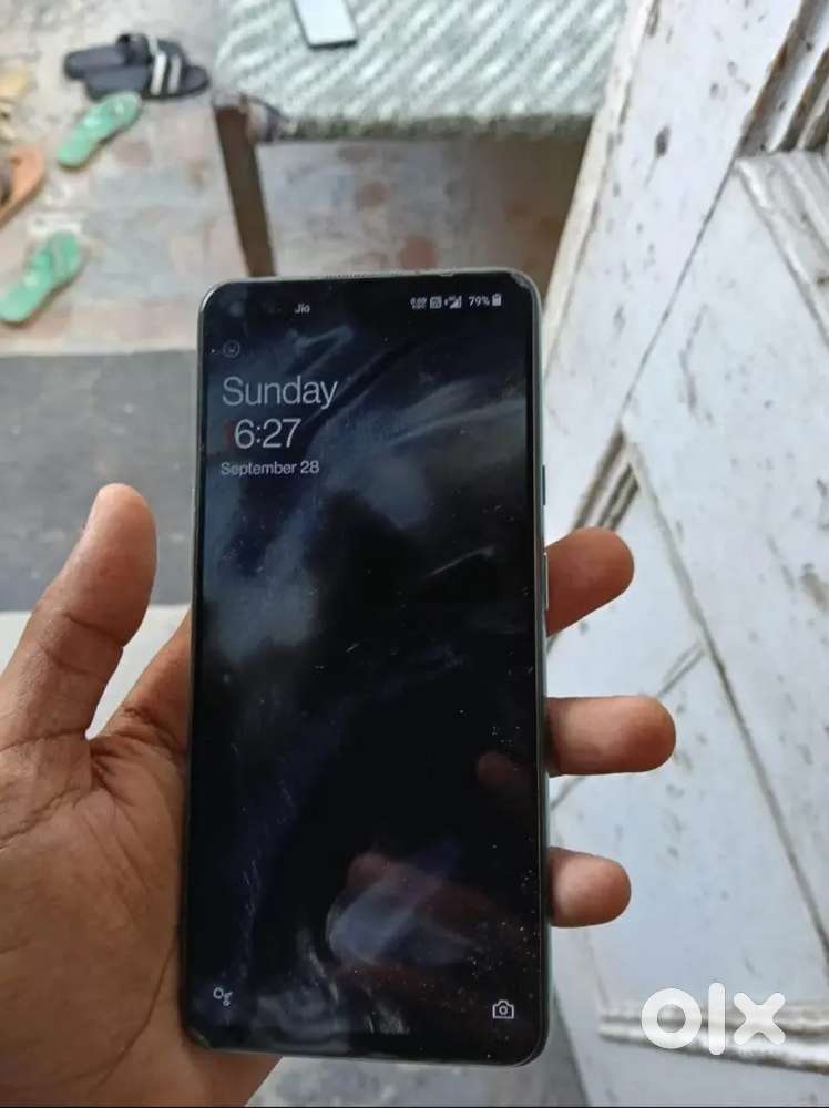 Exchange   k sath exchange hor koi phone k sath h ker lunga Oneplus