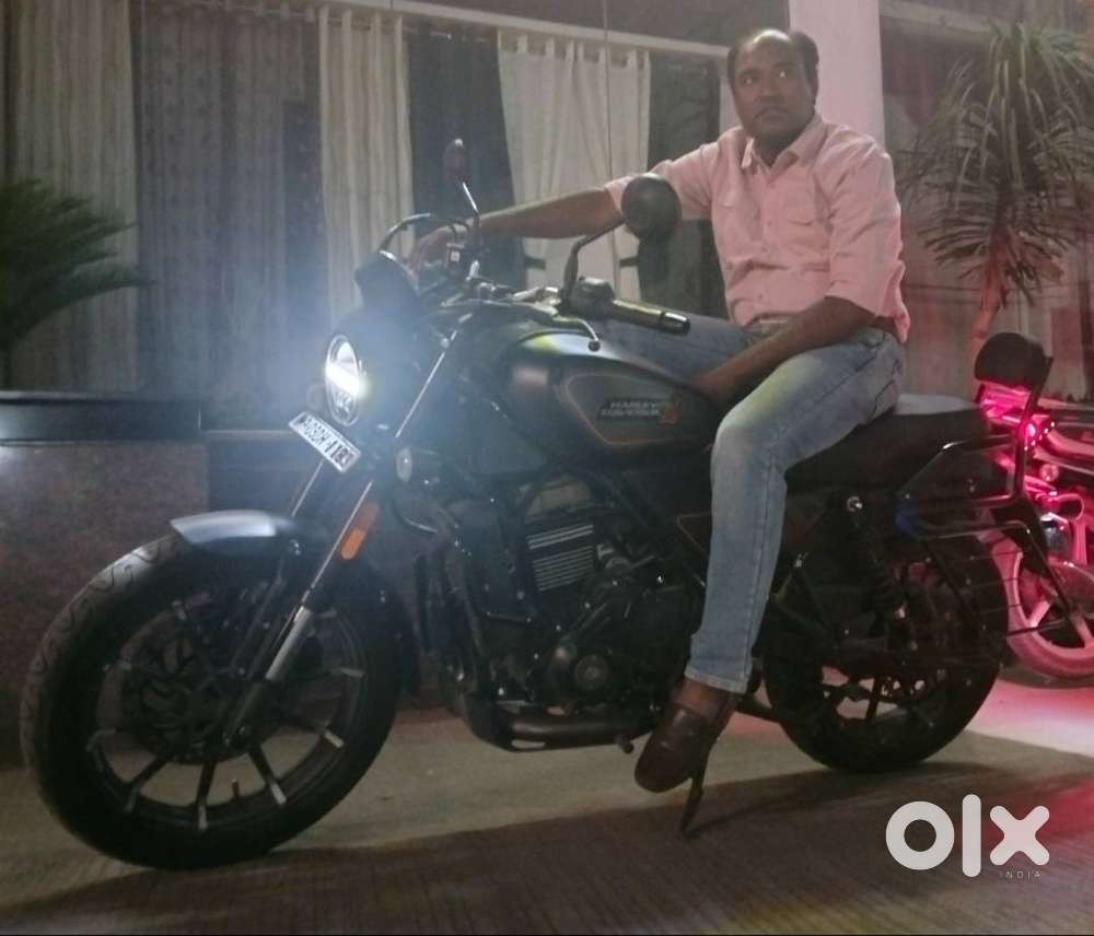 Top model, black colour, diamond cut wheels