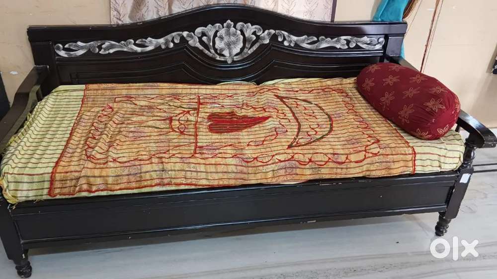 6×6 bed and Diwan cot