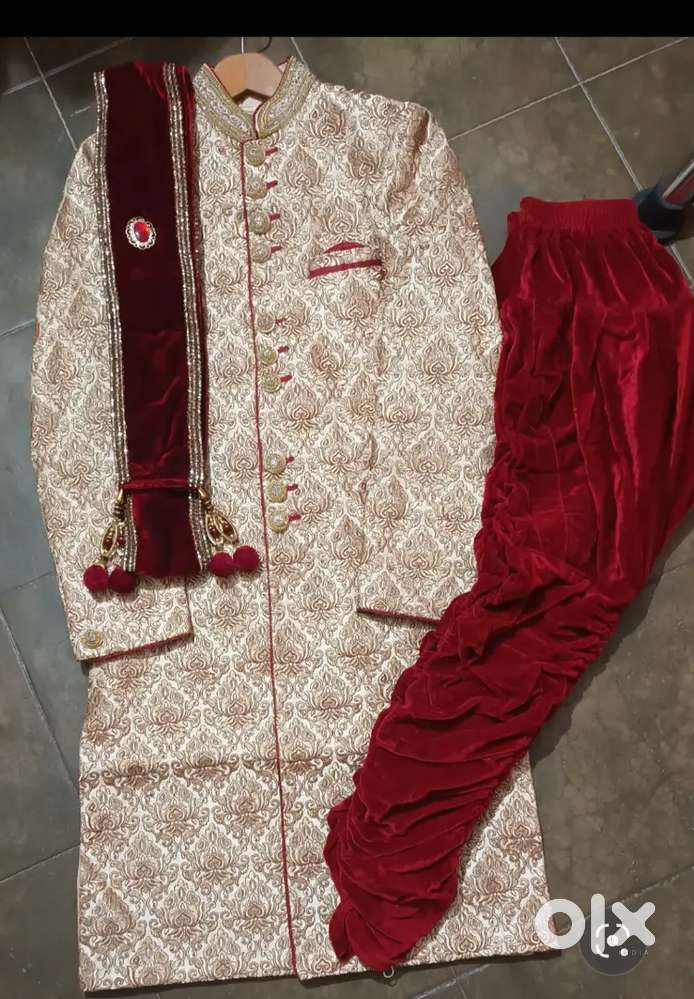 શેરવાની વેચવાની છે