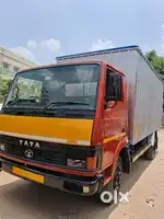 TATA909  17 FEET  POWERSTEERING  AIRBRAKE.