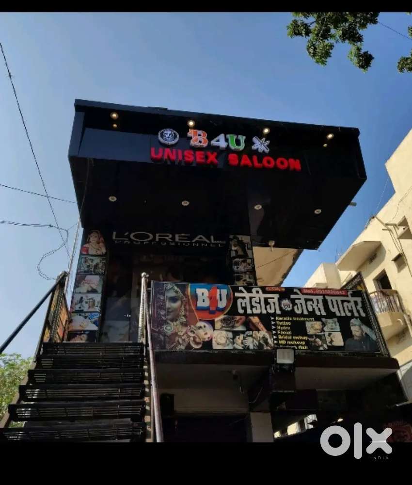 Professional Barber & Hair Stylist both Male / Female