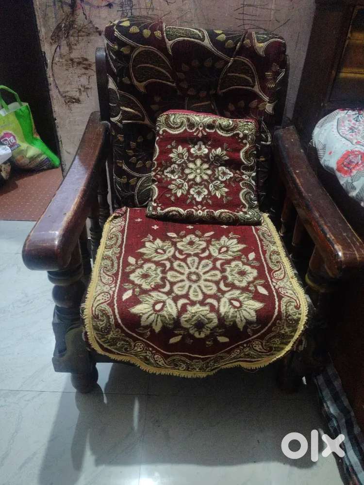 Sofa plus two chairs