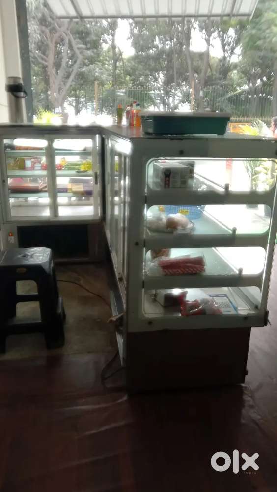 Glass counter for bakery and condiments