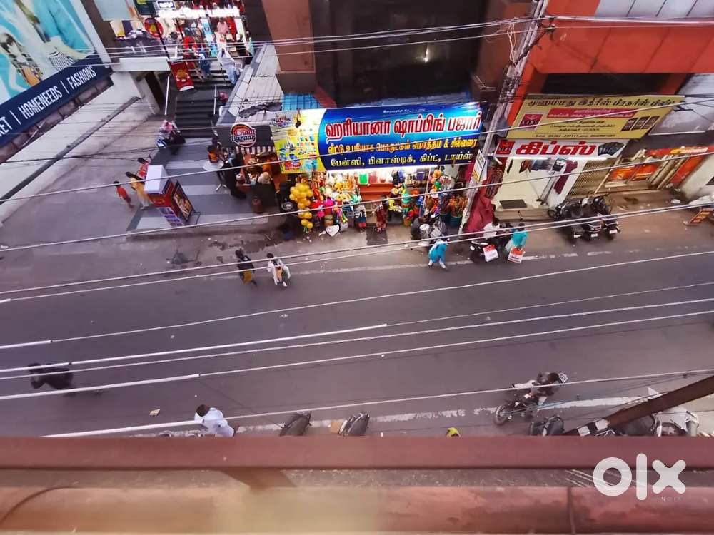 Commercial retail space available for Rent