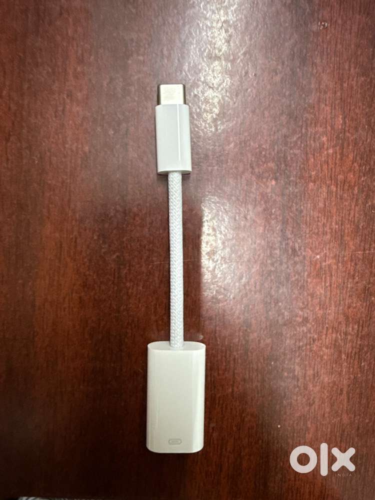 USB-C to Lightning Adapter