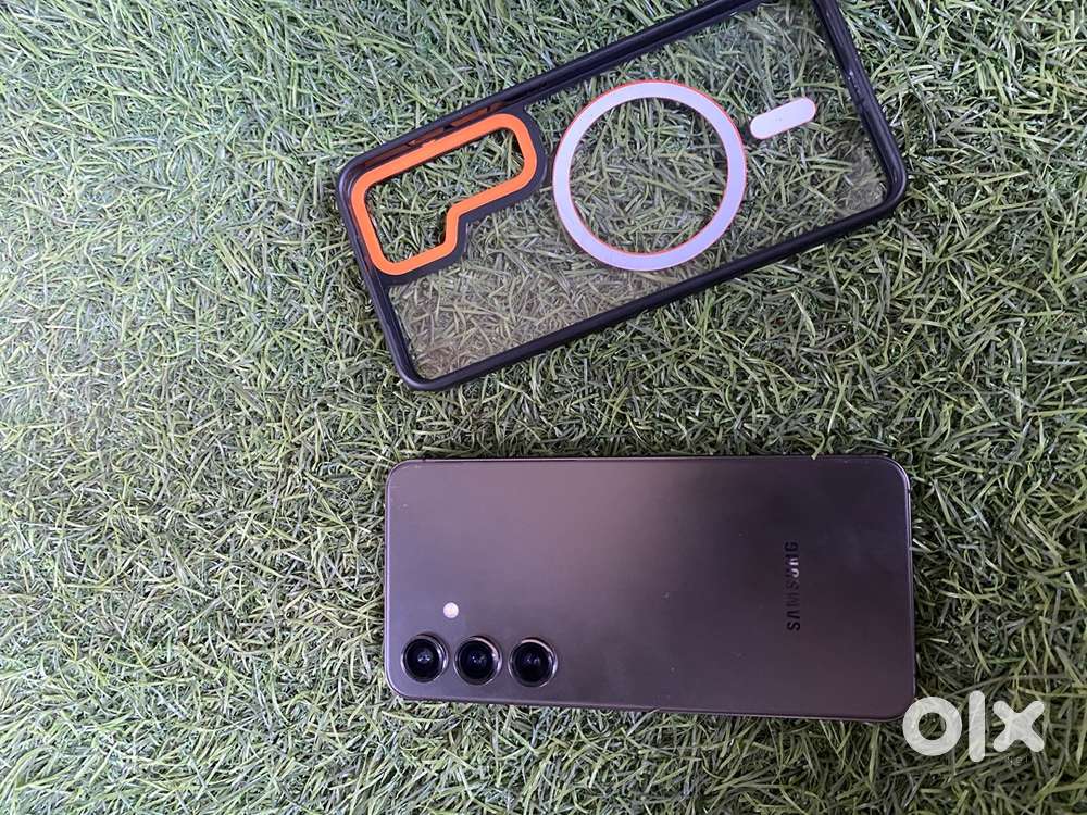 S24 256 gb used only 2 weeks with original box and charger and powerba