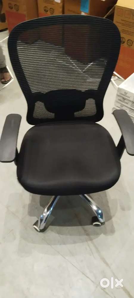 Revolving chair good condition