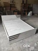 Non storage Double bed 5*6ft available