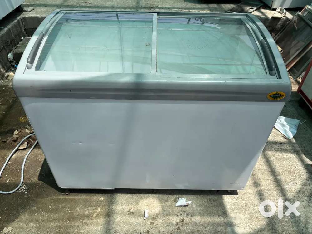Ice cream refrigerator used
