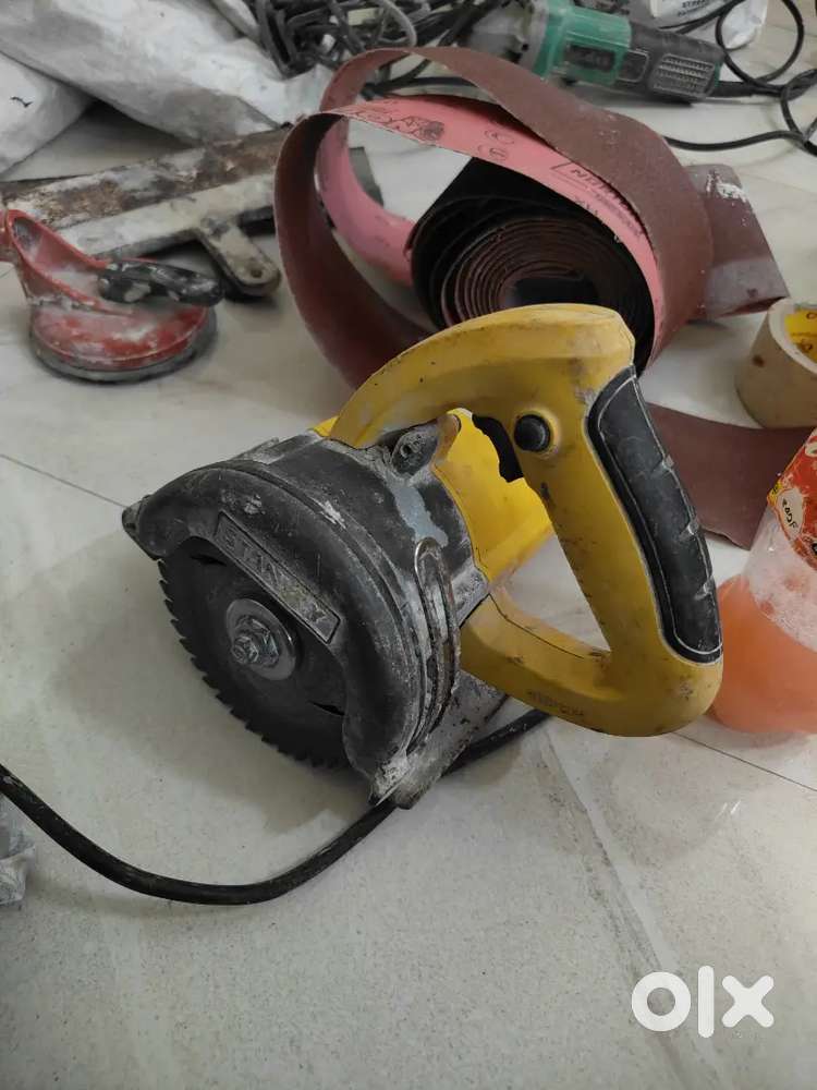 Tiles cutting machine