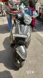 Access 125 BT Ride Connect Edition Dis brake alloy wheels