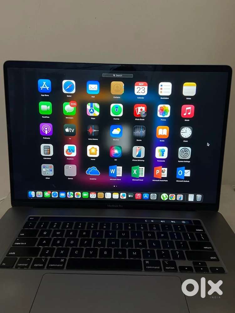 Macbook Pro 16 inch / 1TB / 16 GB RAM / 4GB GPU
