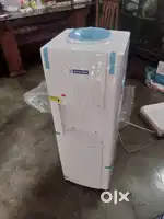 Bottled water dispensar.. Hot. Normal &cold... Not use brand new