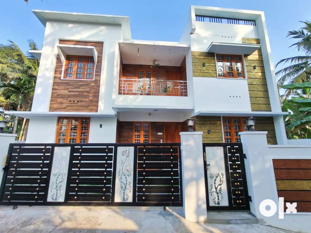 PEROORKADA 4BHK 2100 SQFT 5 CENT BRAND NEW SPACIOUS EXCELLENT HOUSE