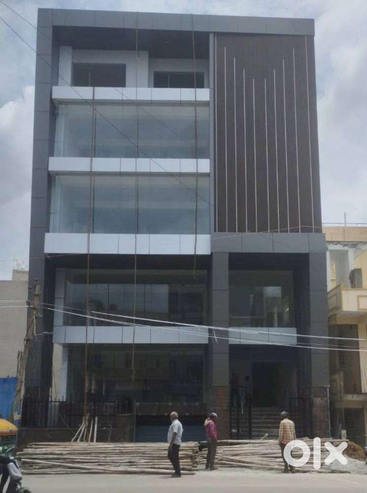 Commercial property basement + 4 floors commercial