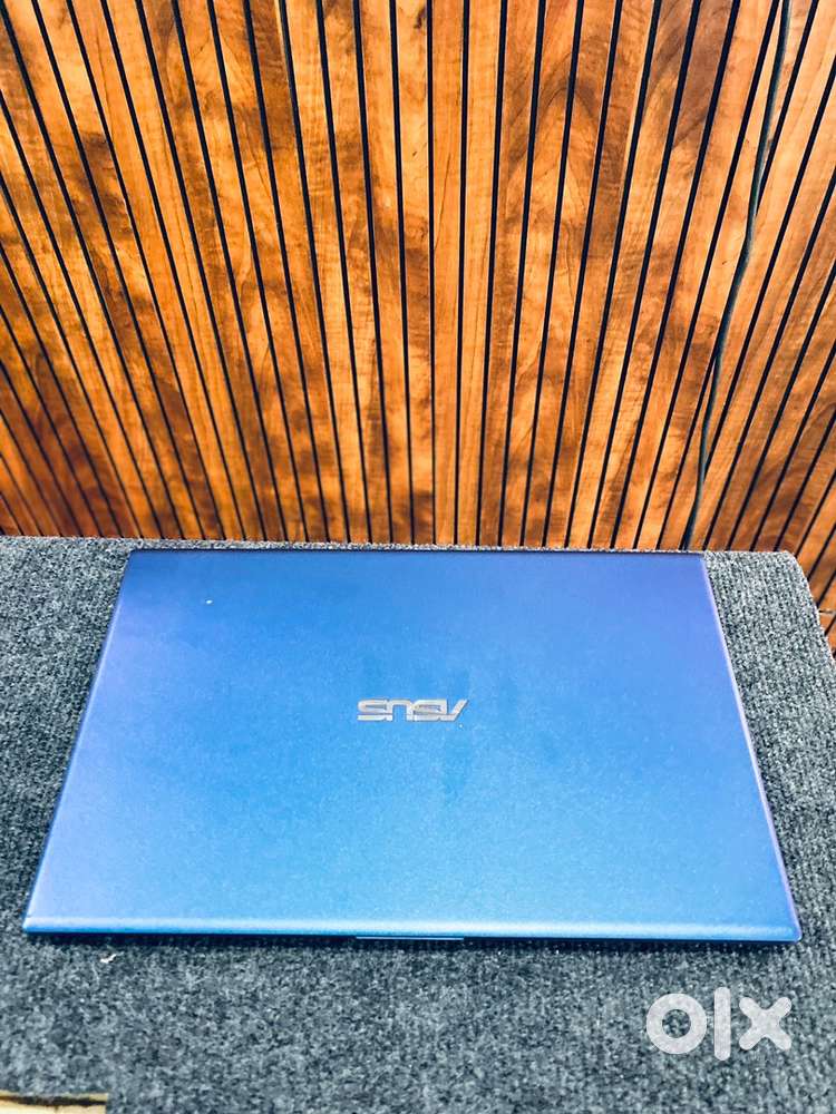 ASUS VivoBook 15 RYZEN 5 laptop 8/256 with 2gb graphics
