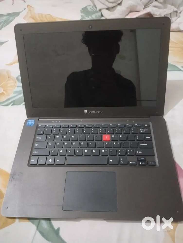 Iball compbook laptop  nhi malum kya khrb hai isme  sell Krna haai bs