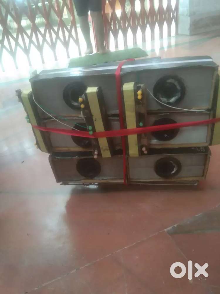 Speakers set