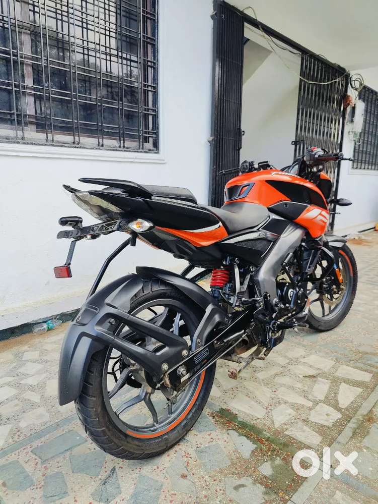 PULSAR NS 125.        [2023]