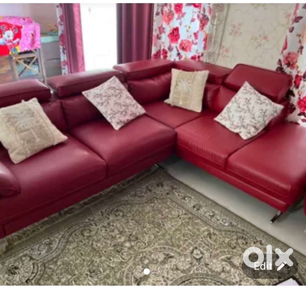 Beautiful and comfortable 5 seater leather sofaLeathe