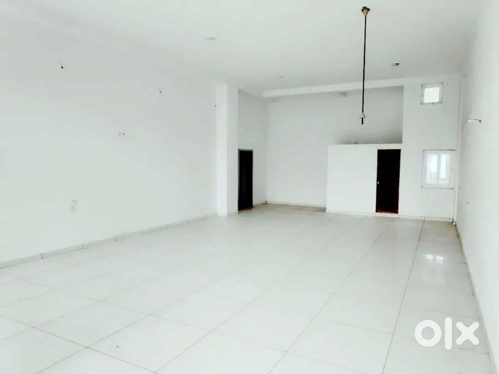 Astron Showroom/Office on Rent/Sell એસ્ટ્રોન ચોક શોરૂમ/ઓફિસ ભાડે/વેચાણ