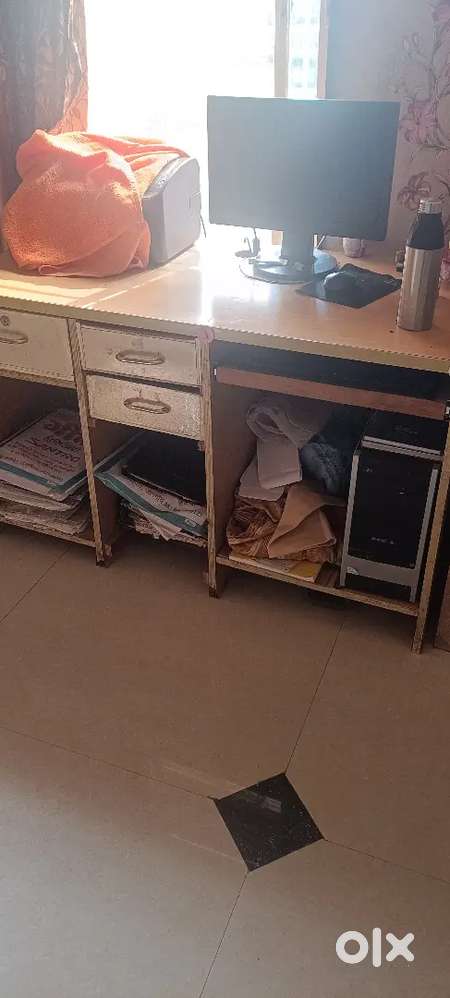 Office table