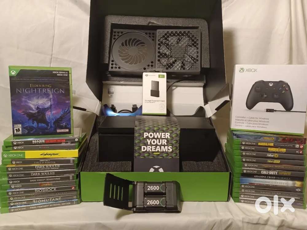 Series X Bundle: 34 Games  3 Controllers
