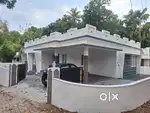 Muvatupuzha town 2.5 km peringazha 8 cent 1800 sft nw hom loan avalb