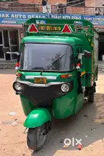 Bajaj 3 wheeler lodar auto