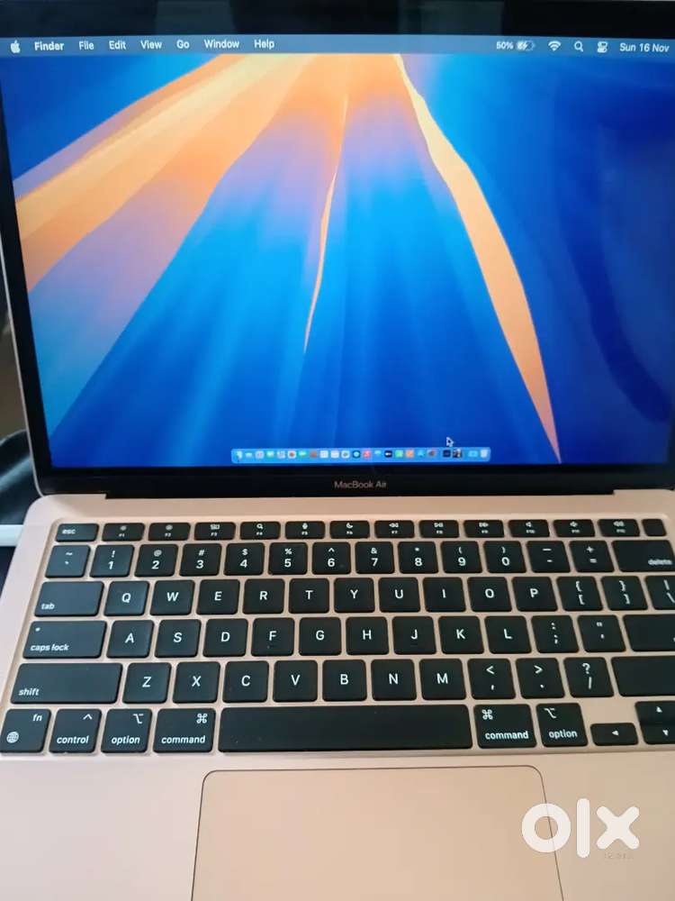 MacBook Air M1 for sale 13'3 inch