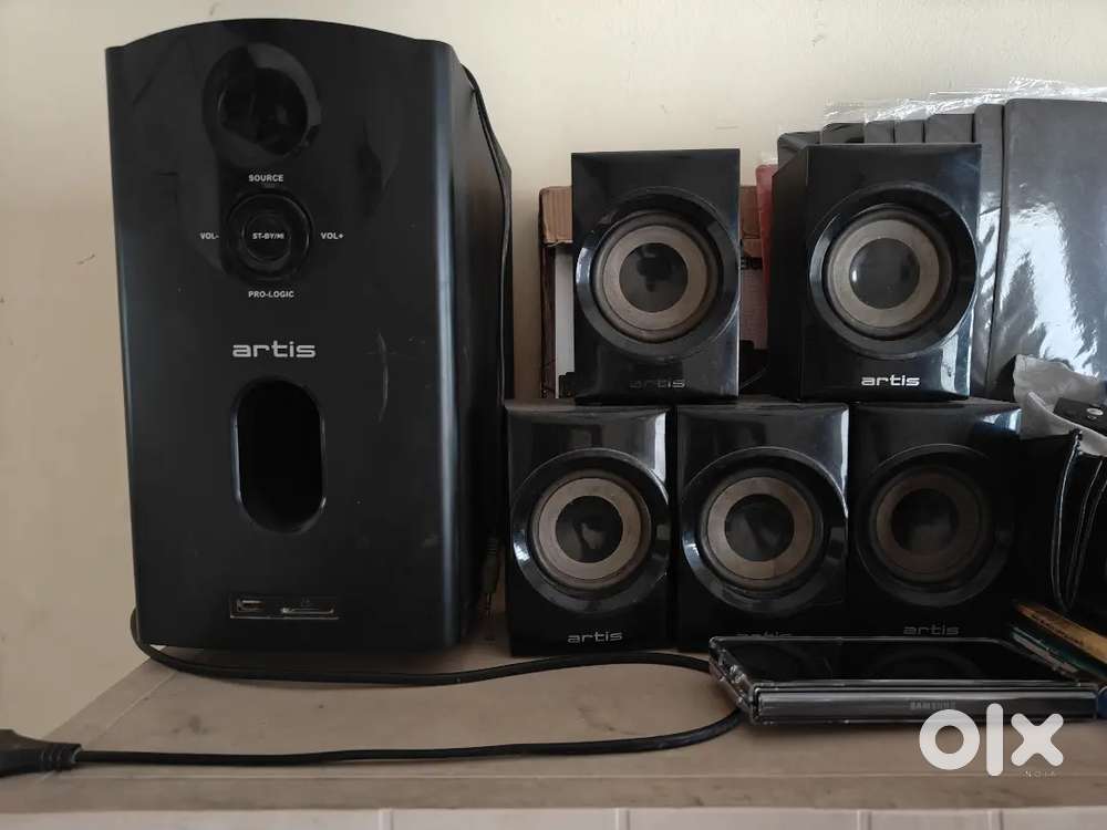 Speakers home theatre in mint condition