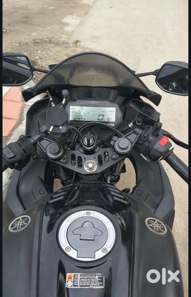 R15 v3 bs6 dual channel abs at 1,00,000