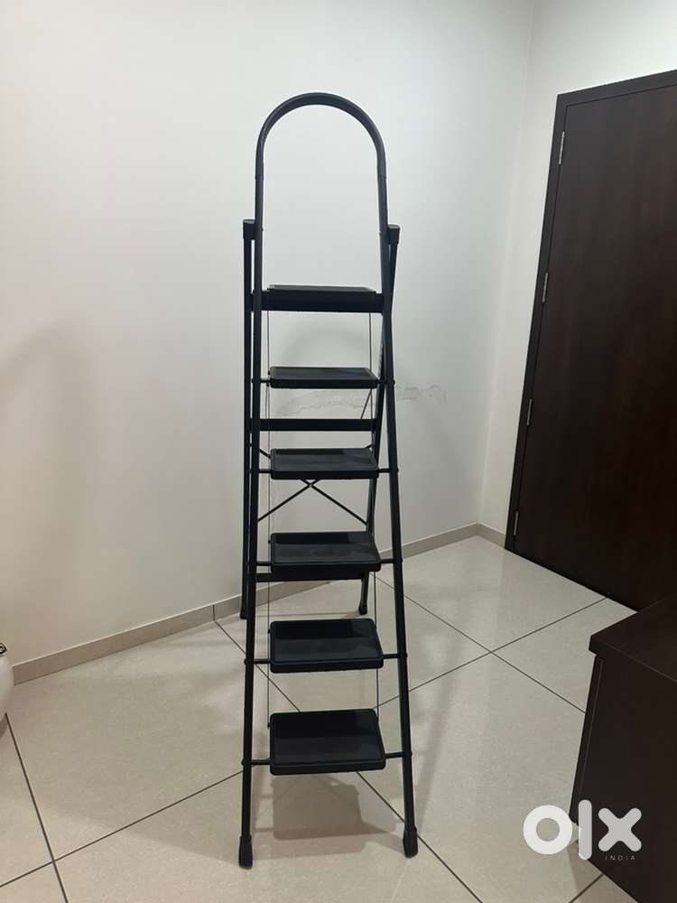 Metal ladder