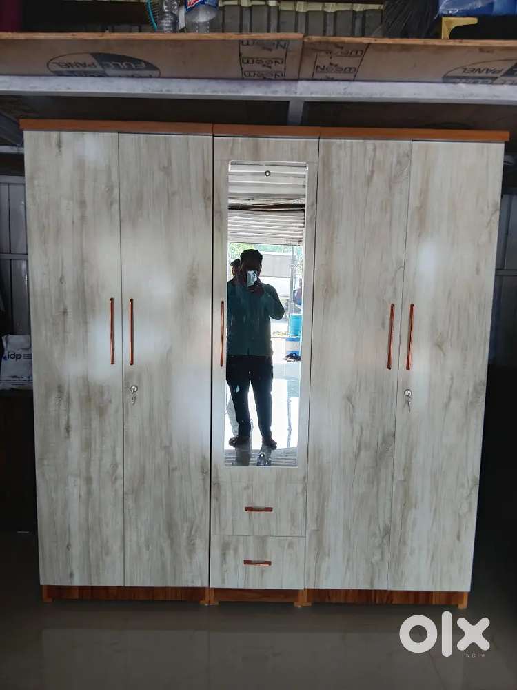 BRAND NEW 5 door wardrobe 6x6.5 premium quality