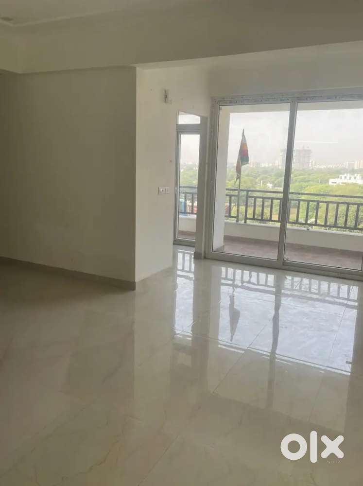 Spacious 3 BHK Fully Furnished Flat for Bachelors