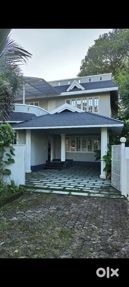 3 BHK INDEPENDENT HOUSE RENT AT VENNALA EROOR ROUT