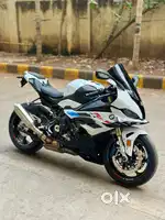 BMW S1000RR M Pro kawasaki zx10r aprilia RSV4 yamaha r1 m ducati v4