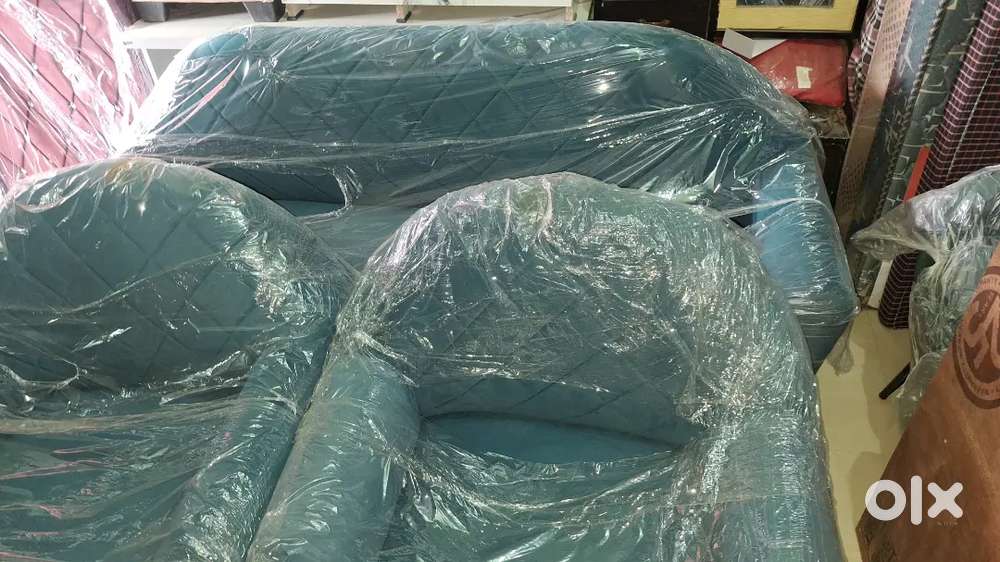 C green colour me sofa set