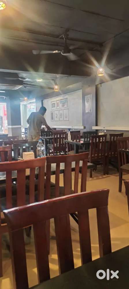 Looking for Waiter/ Steward