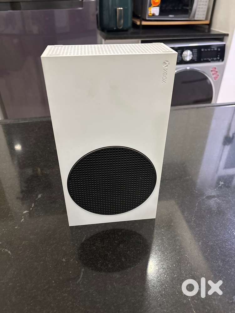 XBox S 512 Gb with 2 controllers