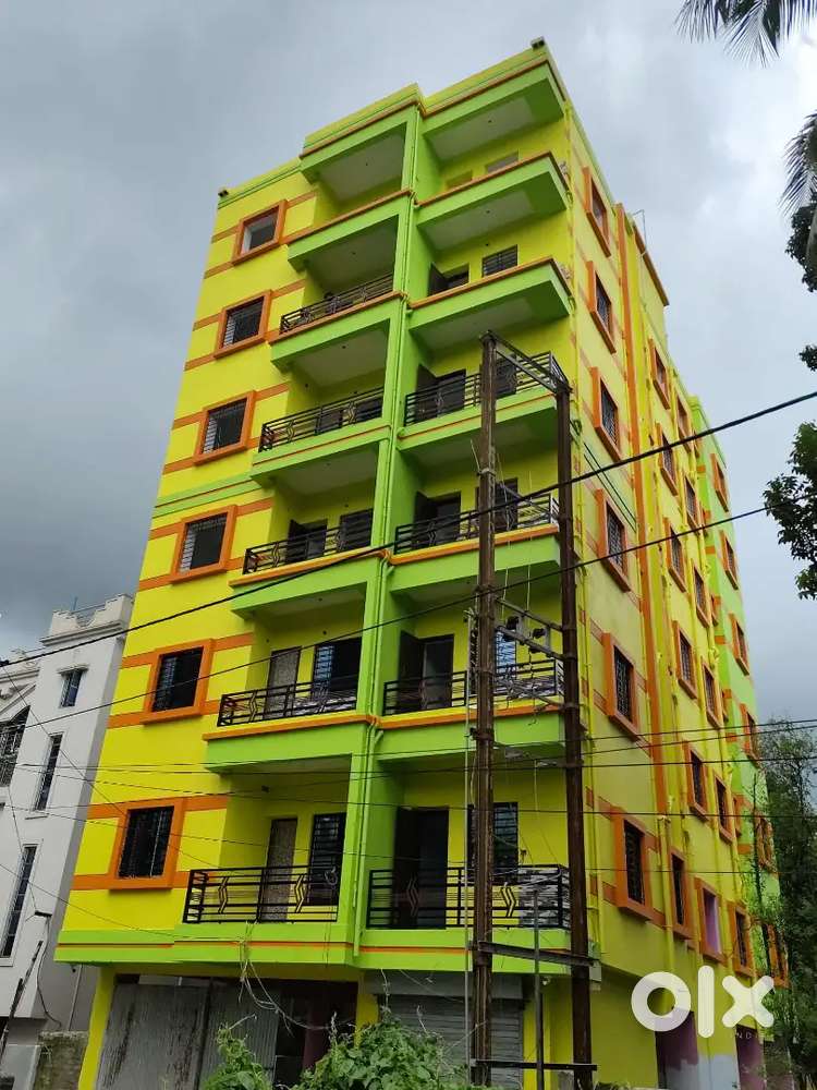 4 BHK,Saratpally math ar kacha , very low price 53,00000 লাখ only