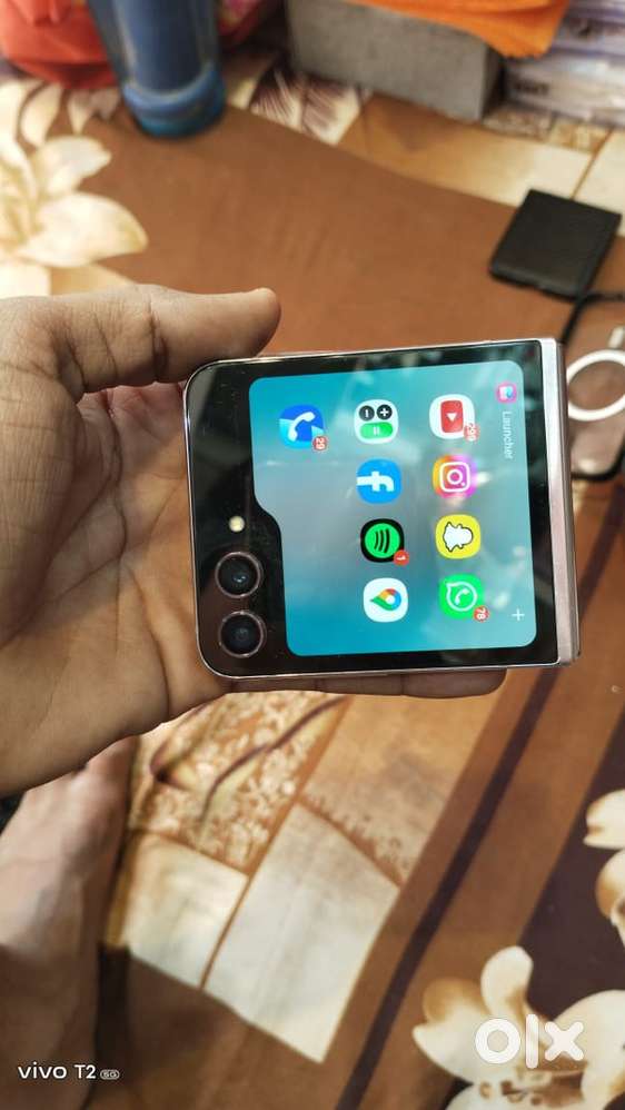 Galaxy zFlip5 phone